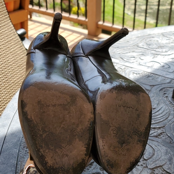 Why buy one pair of Taharis when you can get 2 - Picture 3 of 7